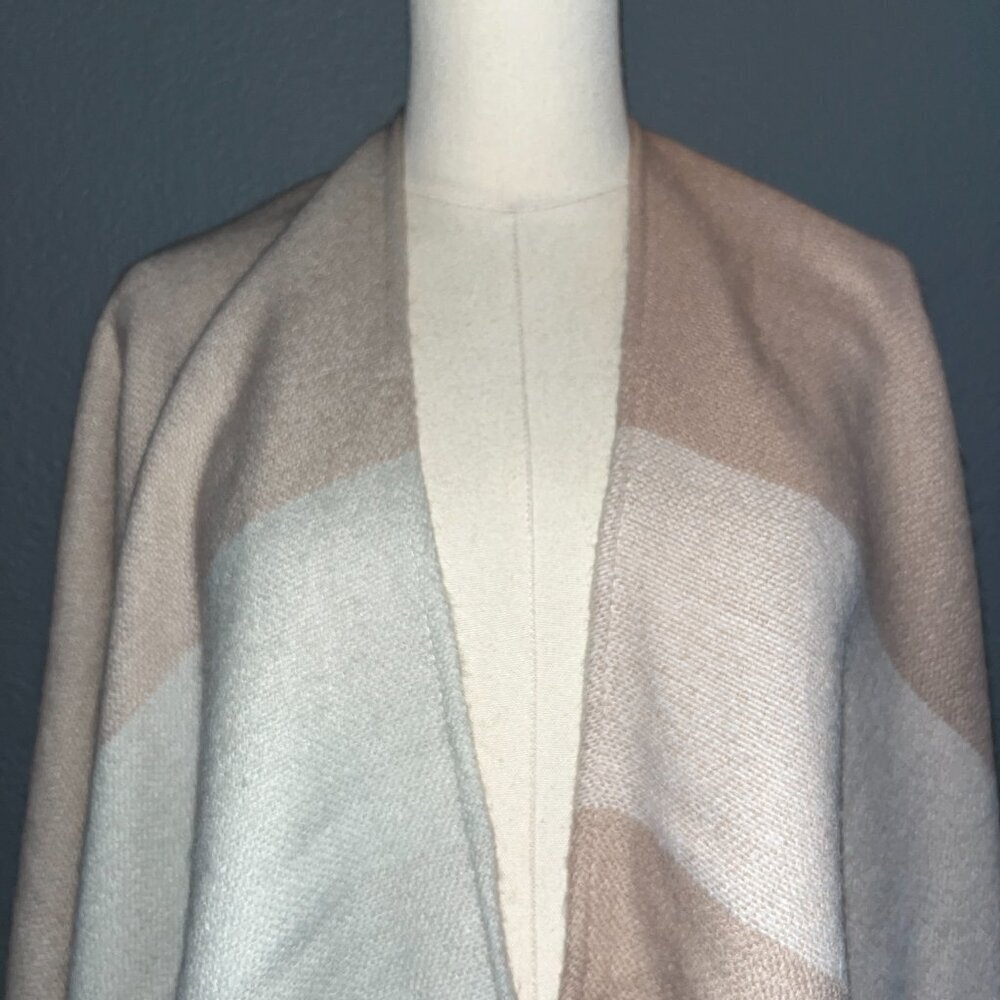 Soia & Kyo Shawl Blush Ballet Pink & Cream Giant Plaid Color Block New With Tags — image 2 of 8